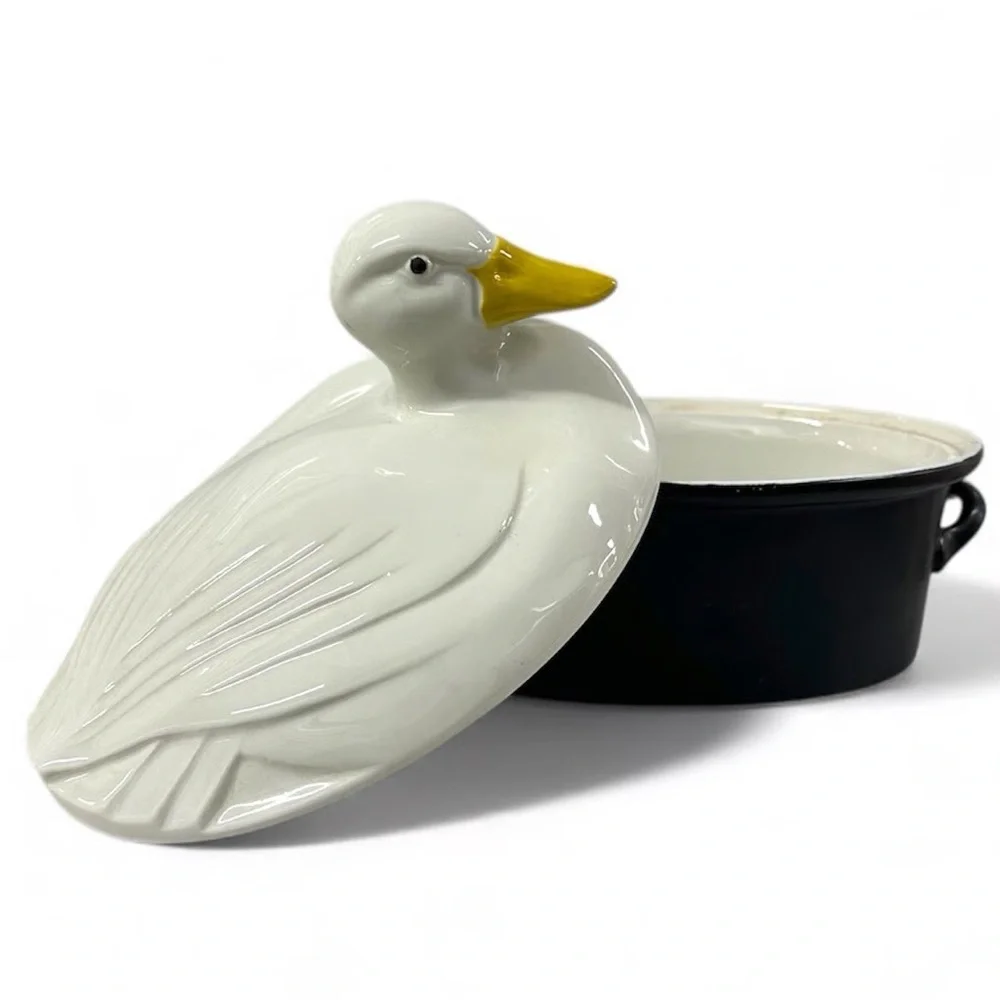 Vintage Hall Carbone White Duck on Black Nest Covered Casserole
